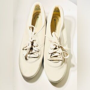 Grasshoppers Women's Cream Lace-Up Sneakers